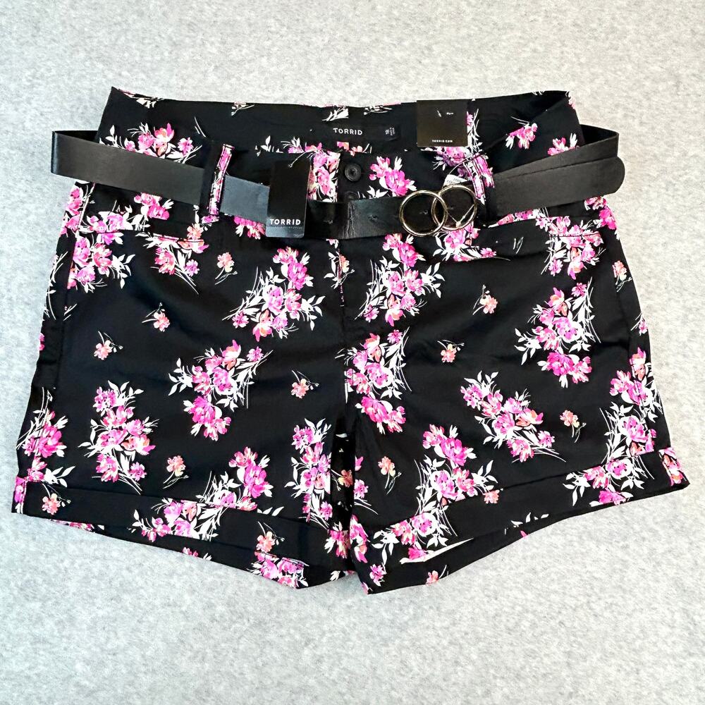 Torrid Floral Belted Sateen 5" Shorts Womens 18 NWT Black Pink Cottagecore